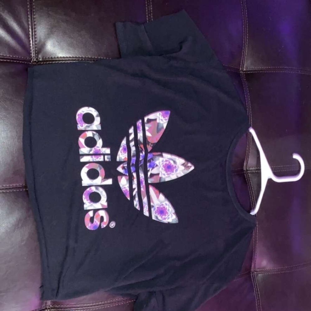 Black adidas t shirt